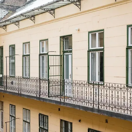 Pal Loft In * Budapesta